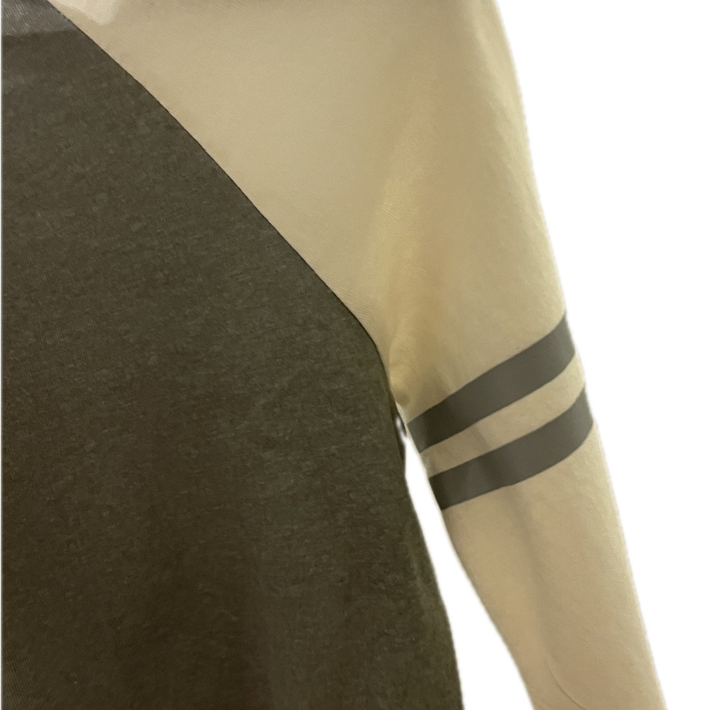 POL Women's Long Sleeve Gray and Cream Shirt Size Small Lint Mark on the Back - Picture 4 of 14